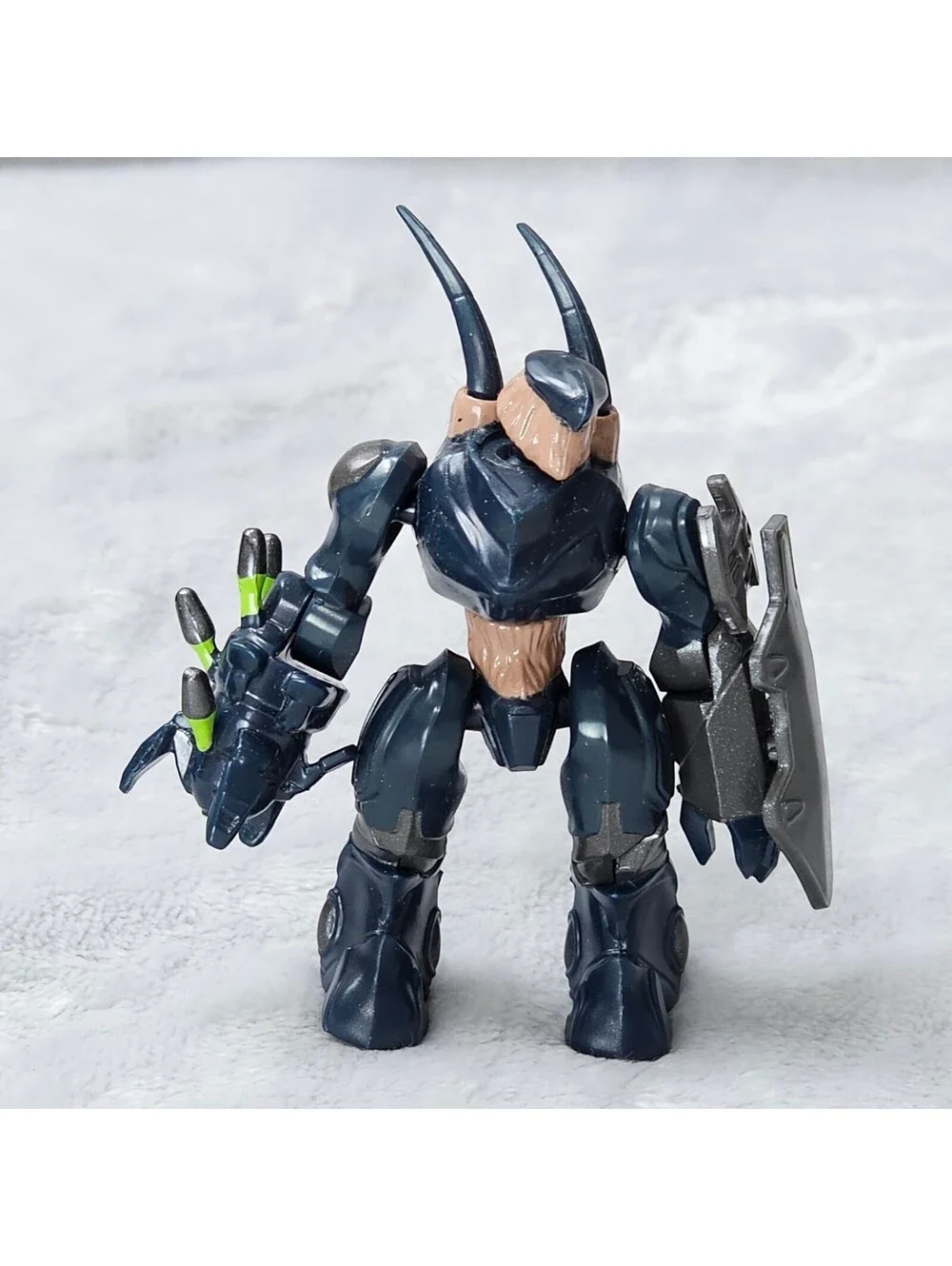 Halo Mega Bloks Construx Covenant Hunter Micro Action Figure Blue Shield Horns
